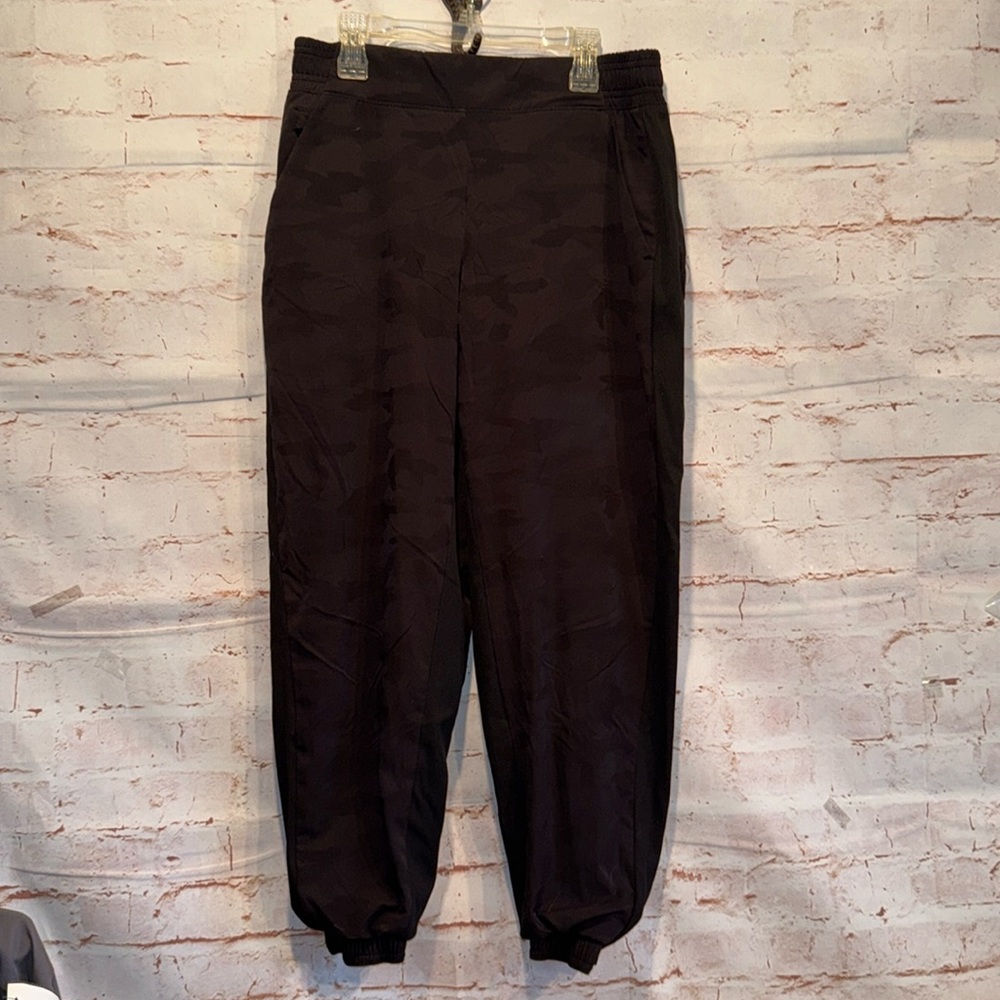 Athleta Pants Womens 6 P Black Camo Brooklyn Lined Jogger Athletic Activewear
